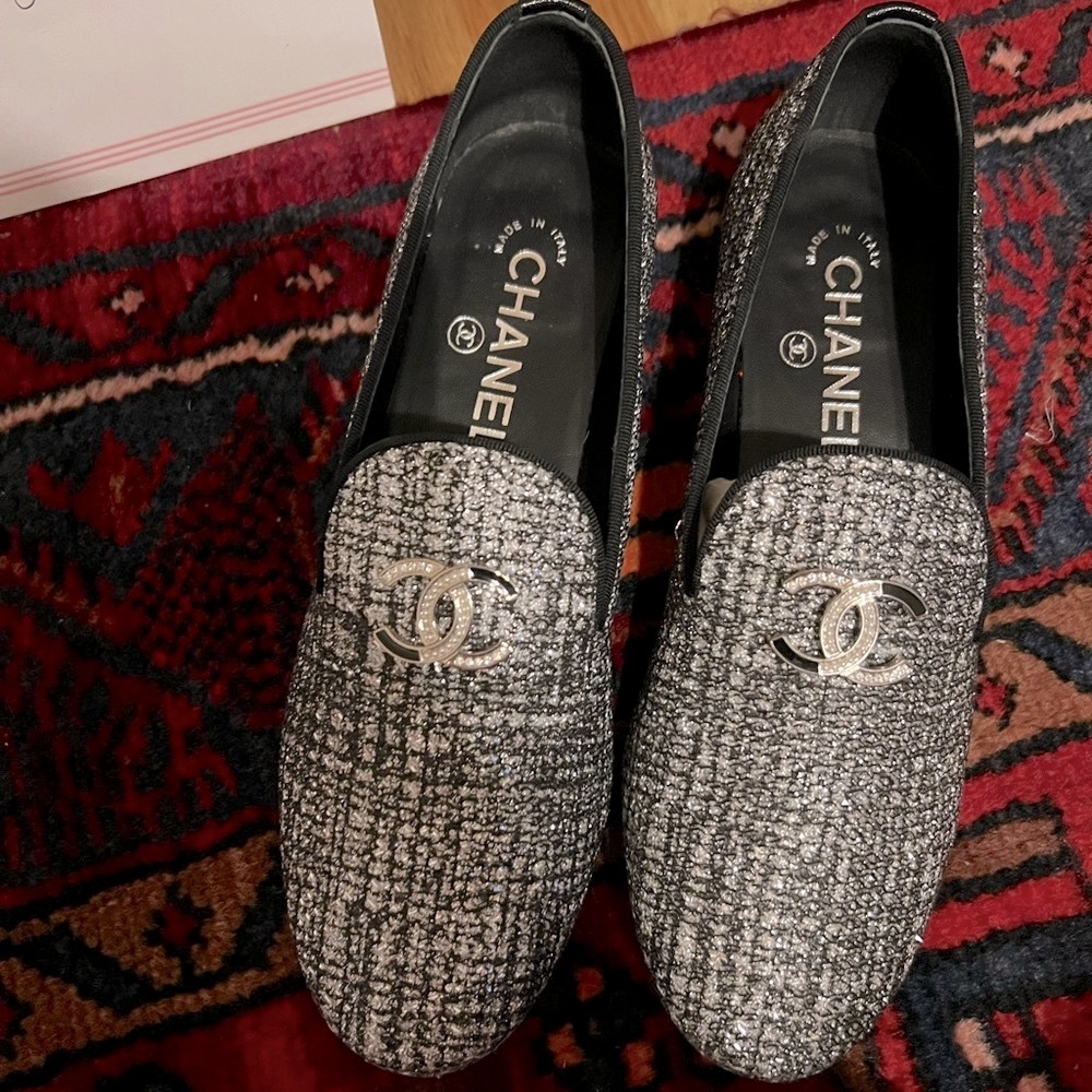 Beautiful Chanel Moccasin Loafers (36)